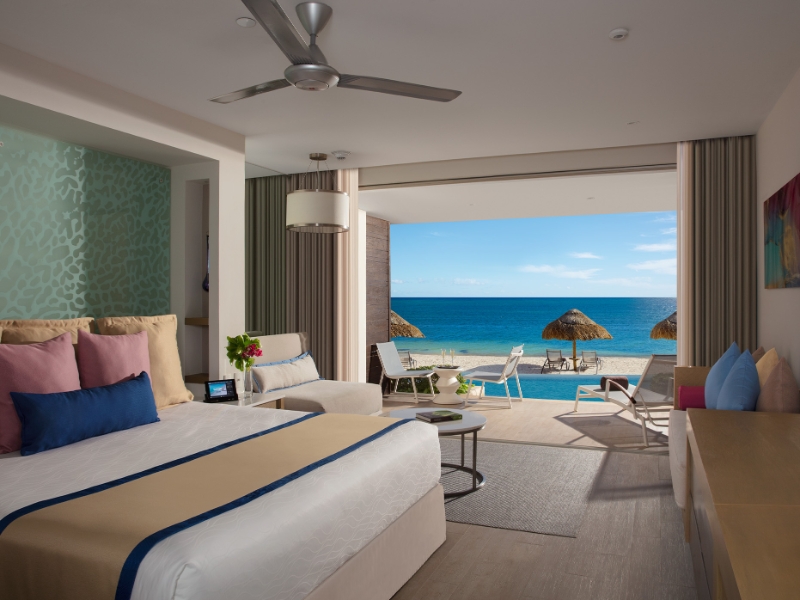 Preferred Club Junior Suite Swim Out Ocean Front