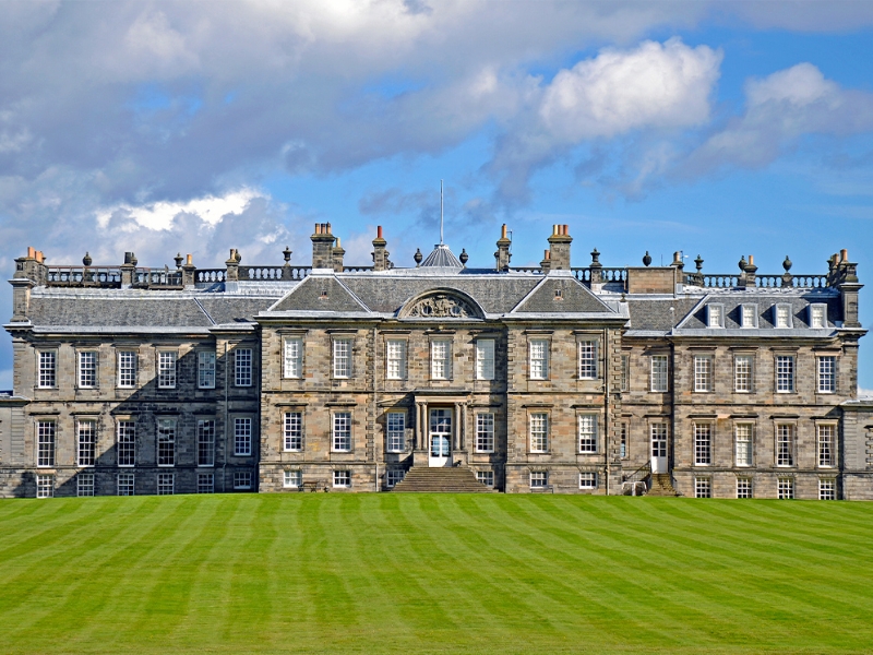 Hopetoun House series location Duke of Sandringhams Estate