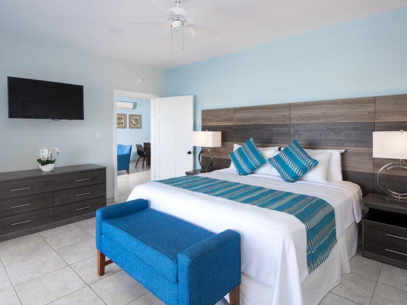 Two Bedroom Villa with Pool Bedroom