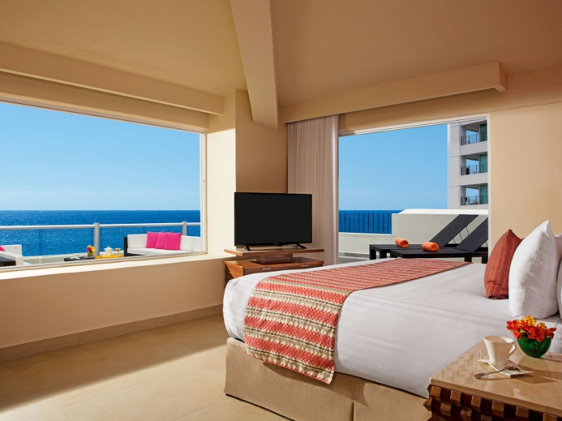 Sun Club Romantic Ocean Front with Terrace