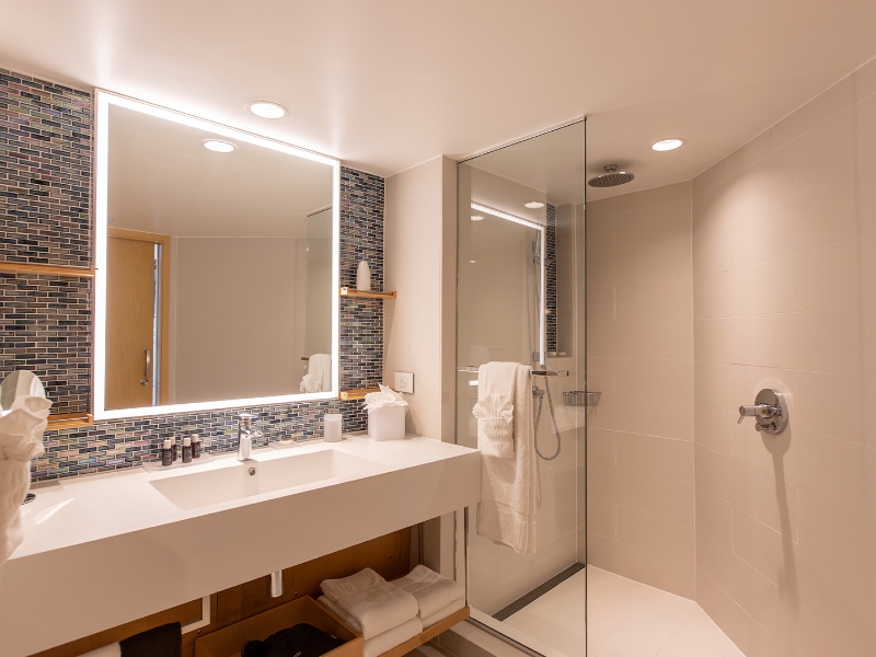 Deluxe Ocean View Suite