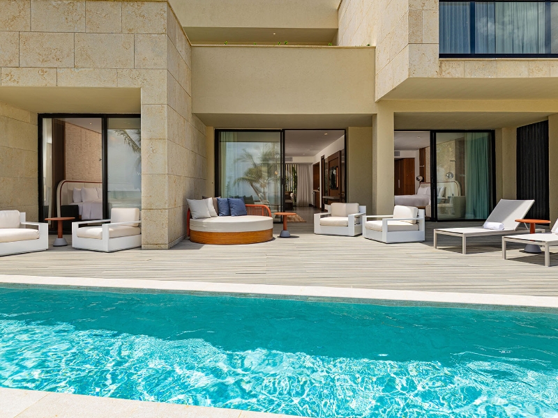 Oasis Mega Suite Exterior