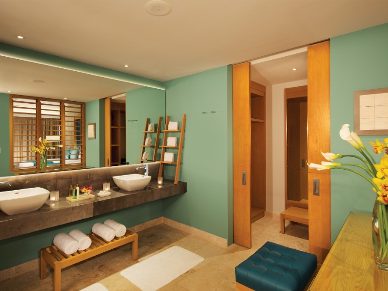 Preferred Club Master Suite Ocean View Bathroom