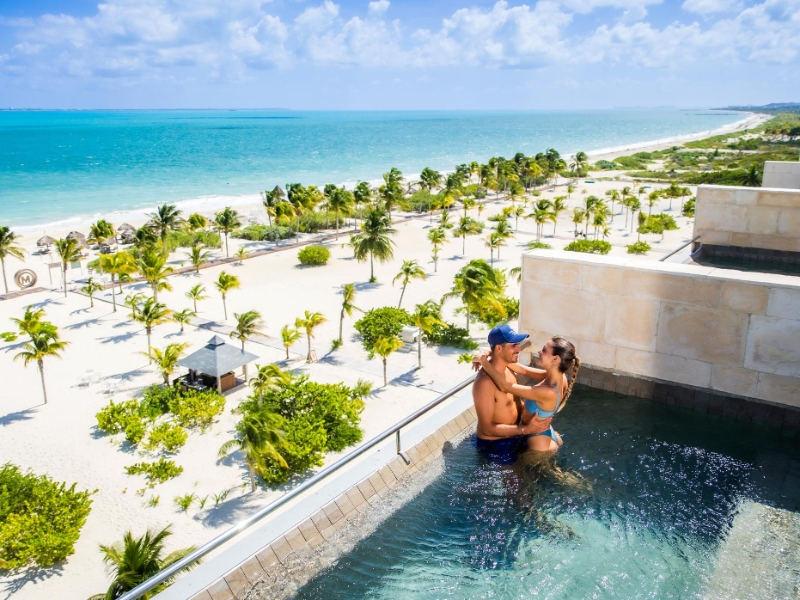 Elegance Club Plunge Pool Suite Ocean Front