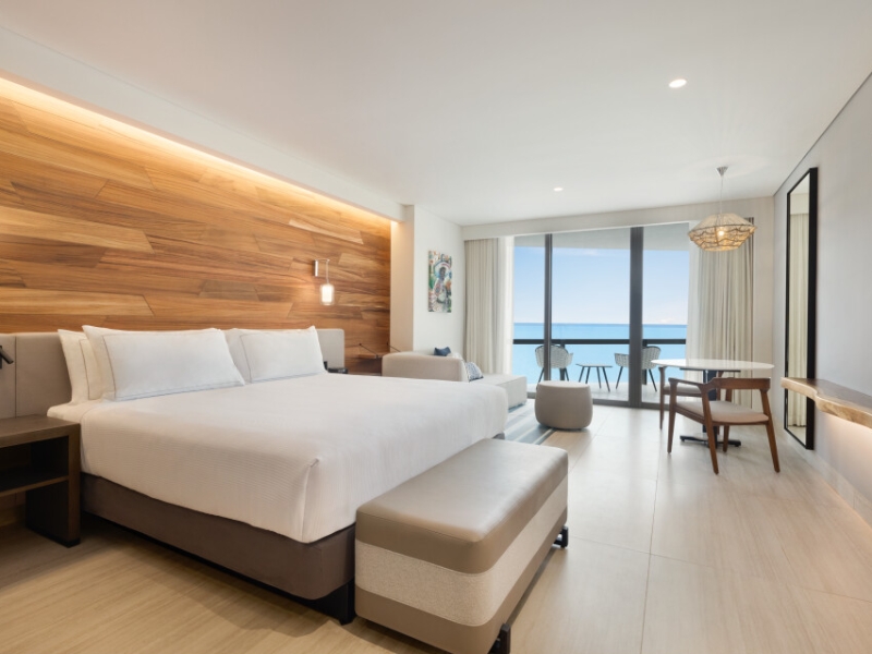 Ocean Front One King Bed Guestroom