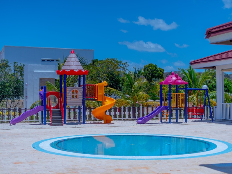 Dizzee World Exterior