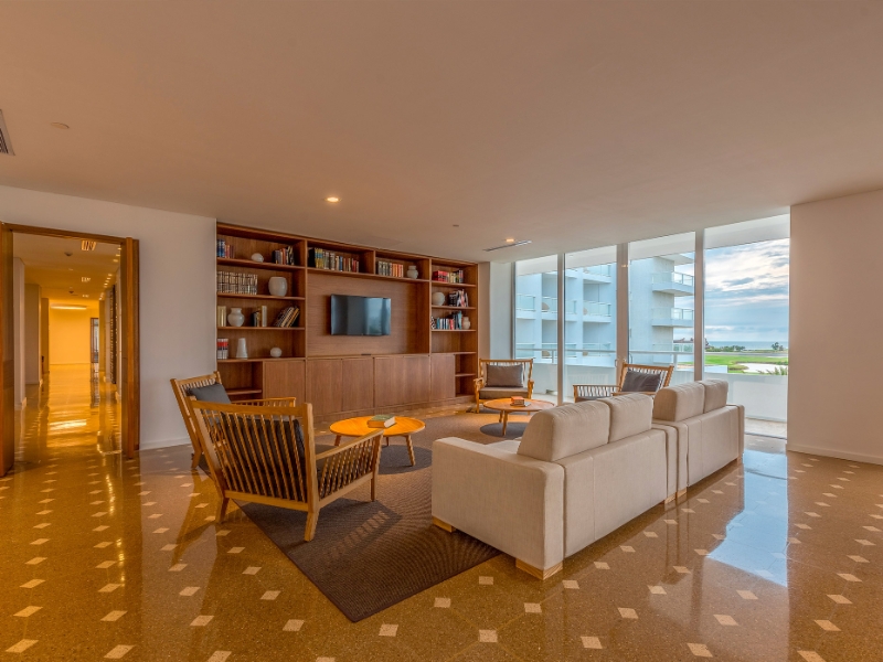 Preferred Club Lounge