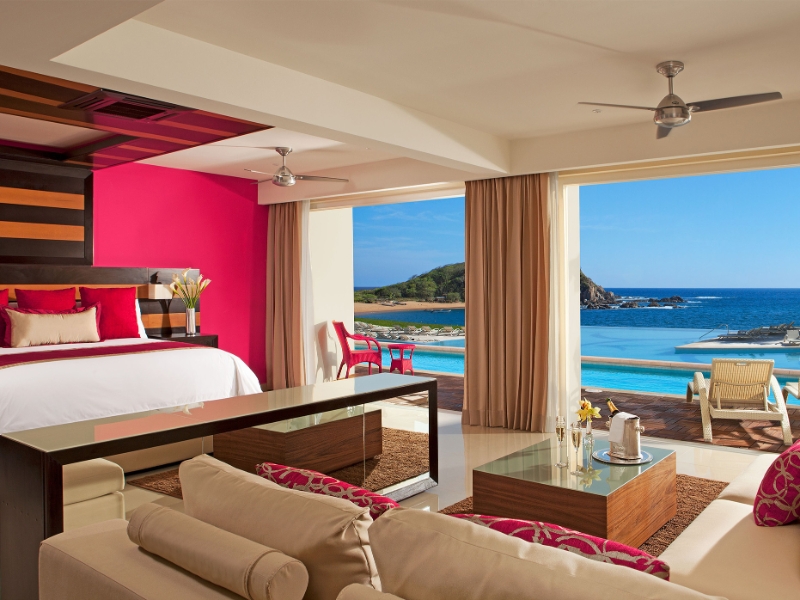 Preferred Club One Bedroom Suite Swim Out King