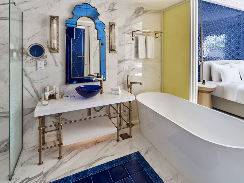 Deluxe Garden View Bathroom