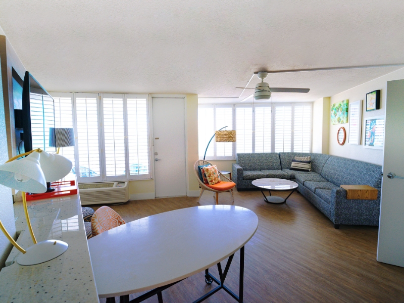 Oceanfront Suite Living