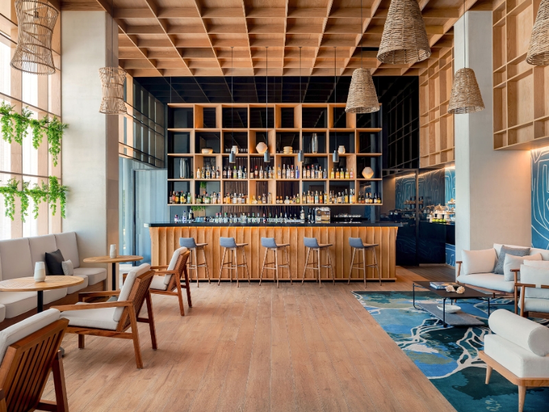 Vantage Club Lounge Bar