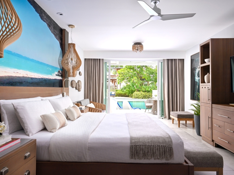 Hideaway Crystal Lagoon Swim up Bedroom
