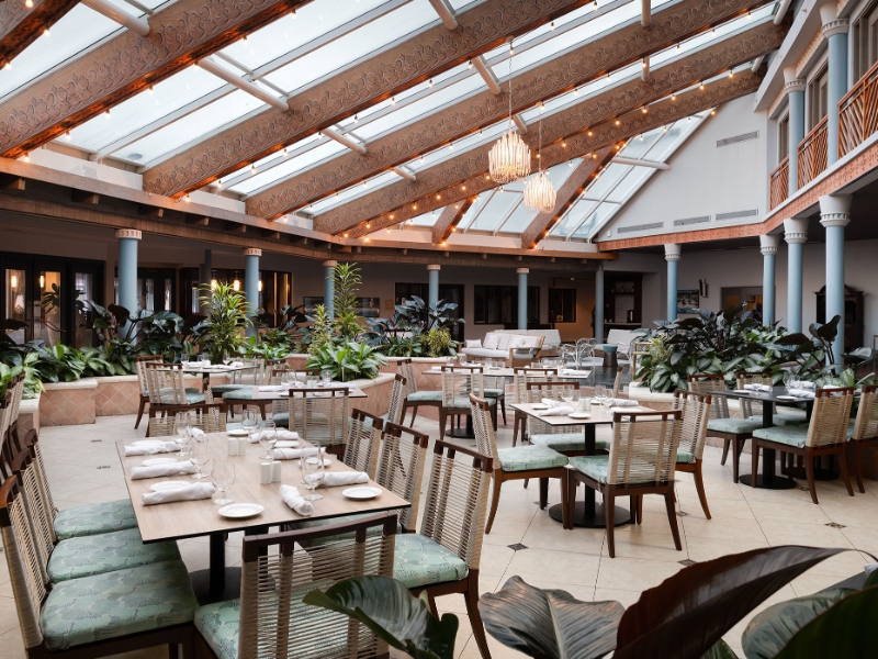 Restaurant Reflections Interior