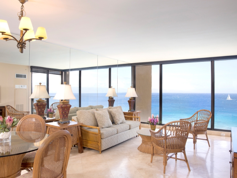One Bedroom Two Bath Oceanfront Premium Living Room