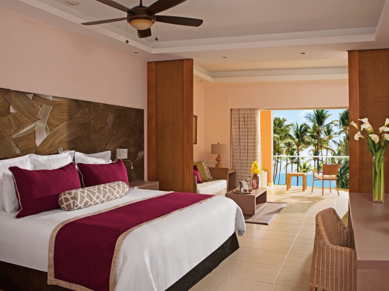 Deluxe Partial Ocean View King Bed