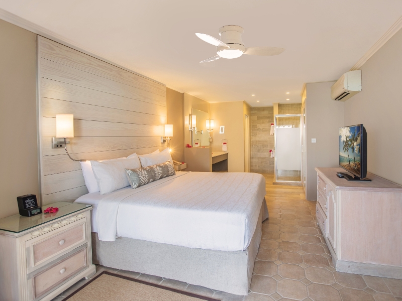 Two Bedroom Beachfront Luxury Suite Bedroom
