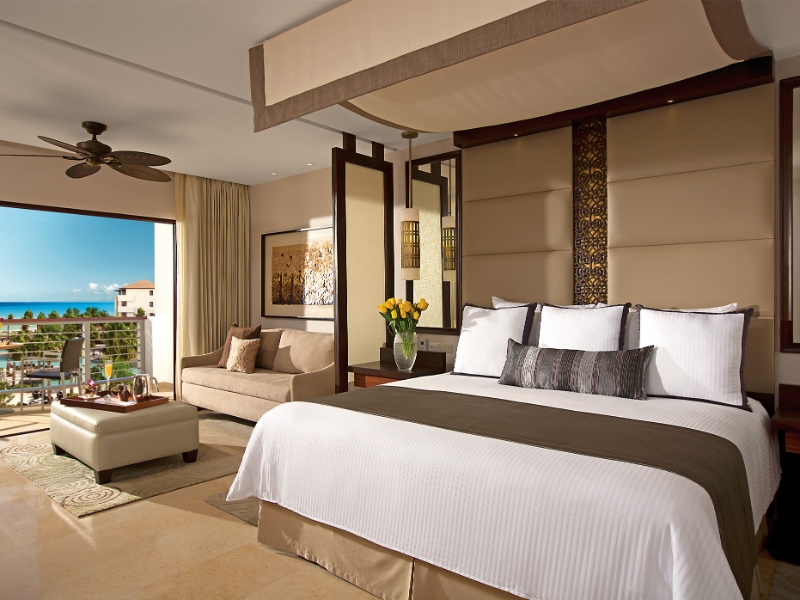 Junior Suite Preferred Club Junior Suite Ocean View King