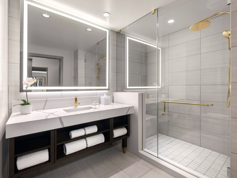 Hilton Deluxe King Bathroom