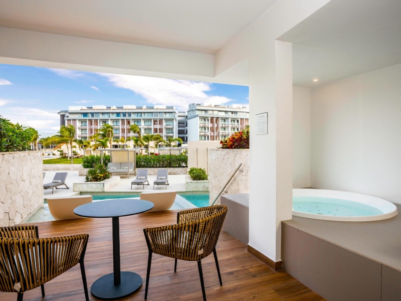 Elegance Club Majestic Junior Suite Swim Up