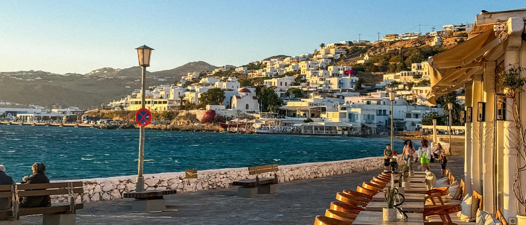 Restaurant in Mykonos by the sea